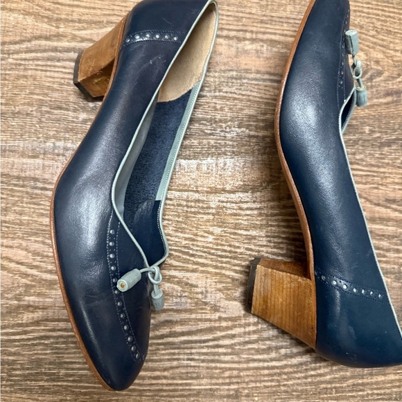 Amalfi 10.5B “Amanda” EUC Blue tassel small heels with  Decorative Perforations - Picture 8 of 14